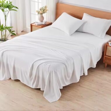 Wrinkle-free best-selling hotel bedding set with flat sheet, fitted sheet, and pillowcases