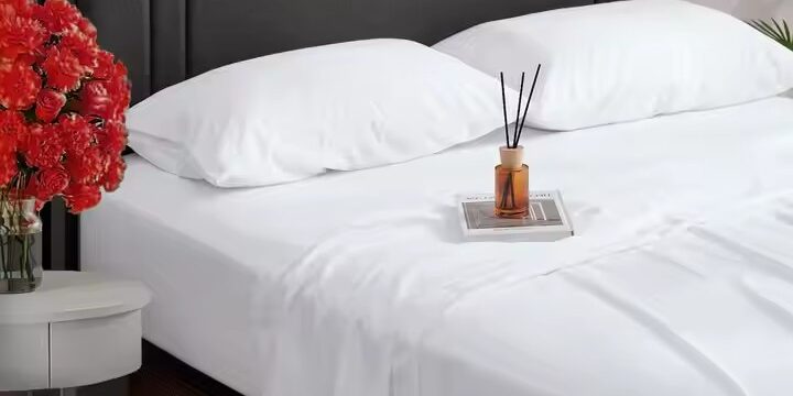 Wrinkle-free best-selling hotel bedding set with flat sheet, fitted sheet, and pillowcases
