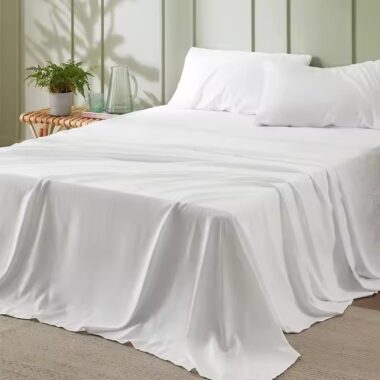 Wrinkle-free best-selling hotel bedding set with flat sheet, fitted sheet, and pillowcases