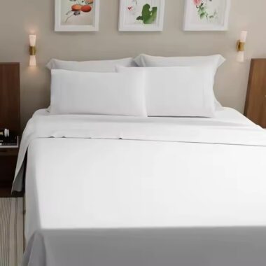 Wrinkle-free best-selling hotel bedding set with flat sheet, fitted sheet, and pillowcases