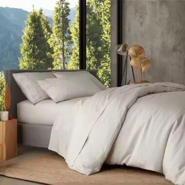 Soft, breathable, luxury down-filled hotel bedding set in elegant white