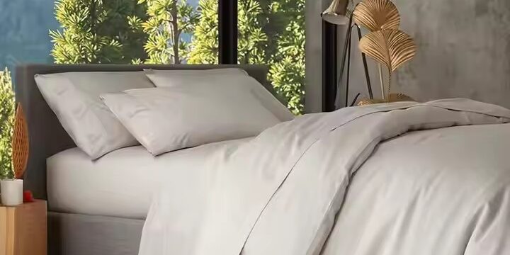 Soft, breathable, luxury down-filled hotel bedding set in elegant white