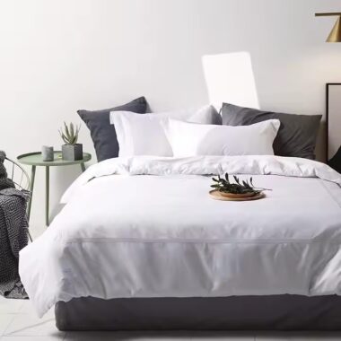 Personalized hotel bedding set with printed logo, 5-star comfort and elegant design