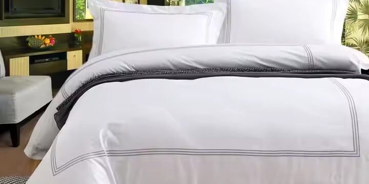 Custom Logo Printed 5-Star Luxury Hotel Bedding Set (4) Personalized hotel bedding set with printed logo, 5-star comfort and elegant design