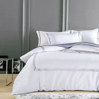 Personalized hotel bedding set with printed logo, 5-star comfort and elegant design