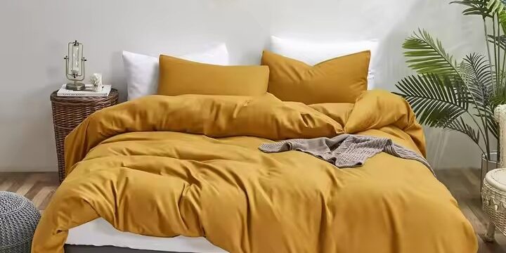 Custom Organic Washed Cotton Down Hotel Bedding Set in Elegant White (1) Customizable organic washed cotton hotel bedding set with down filling, soft and breathable luxury bedding