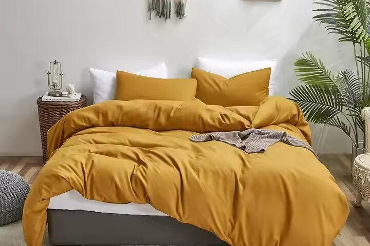 Customizable organic washed cotton hotel bedding set with down filling, soft and breathable luxury bedding