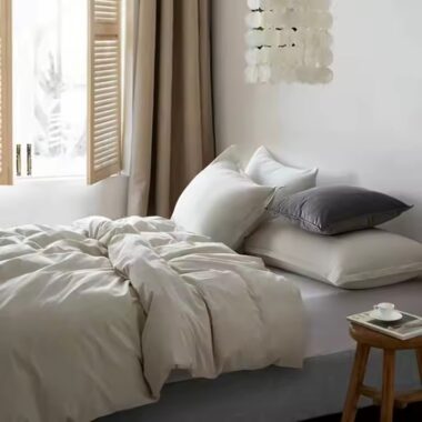 Customizable organic washed cotton hotel bedding set with down filling, soft and breathable luxury bedding