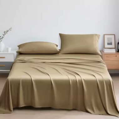 Factory direct white hotel bedding set with fitted sheet, flat sheet, and pillowcases