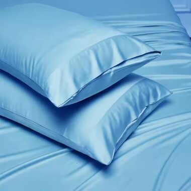 Factory direct white hotel bedding set with fitted sheet, flat sheet, and pillowcases