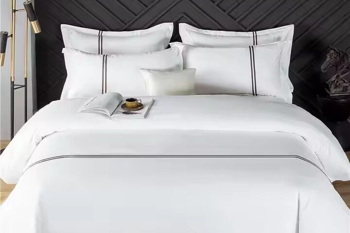 High-Quality Five-Star Hotel Bedding Set – 100% Cotton Luxury (7) Luxury 100% cotton hotel bedding set for five-star accommodations