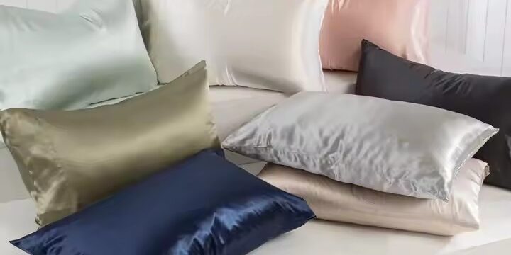 High-quality soft hotel linen pillow and pillowcase set with a modern design