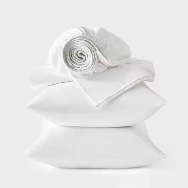 Soft white microfiber 4-piece hotel bedding set for comfort and durability