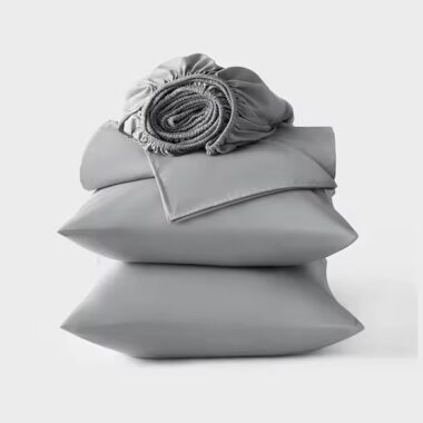 Soft white microfiber 4-piece hotel bedding set for comfort and durability