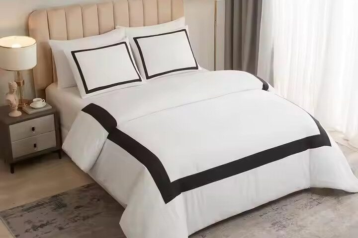 Ultra Soft Silky Luxury Hotel Bedding Set – Premium Bed Linen (7) High-quality silky soft luxury hotel bedding set in a 5-star guest room