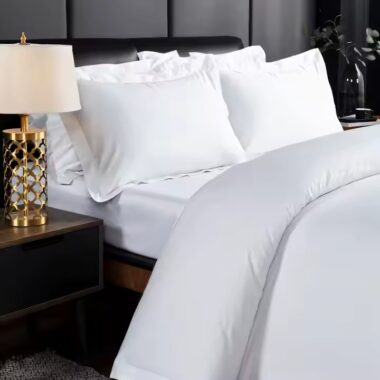 Premium white cotton hotel bedding set for five-star hotels, available in wholesale bulk