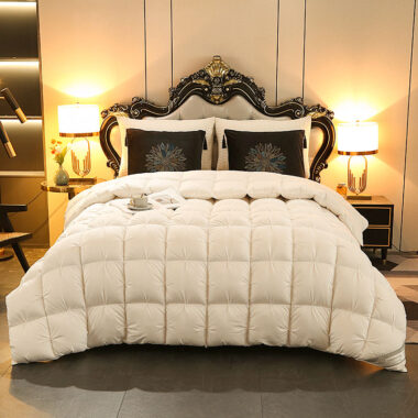 Extra thick white goose hotel duvet with premium warmth