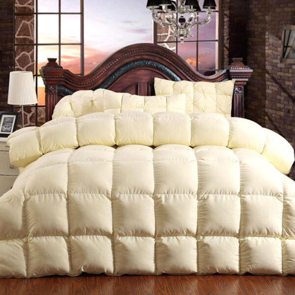Extra thick white goose hotel duvet with premium warmth