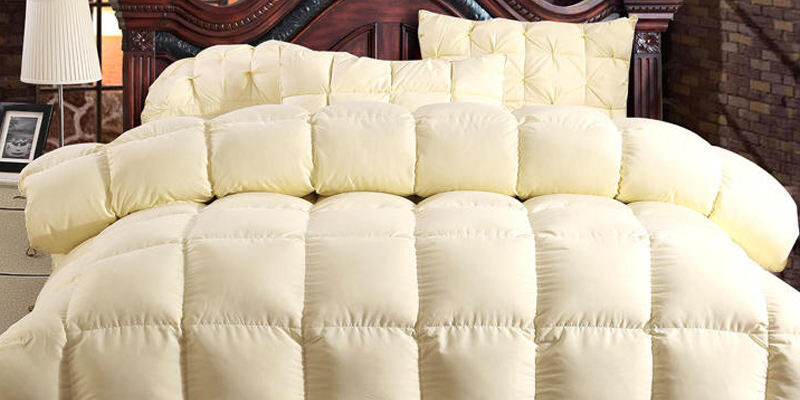 Extra thick white goose hotel duvet with premium warmth