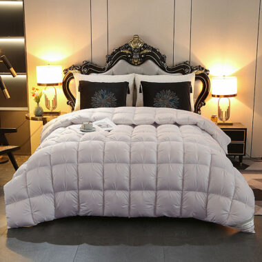 Extra thick white goose hotel duvet with premium warmth