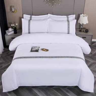 High quality hotel bedding set with durable soft fabric