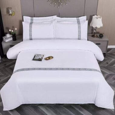 High quality hotel bedding set with durable soft fabric