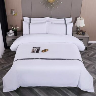 High quality hotel bedding set with durable soft fabric