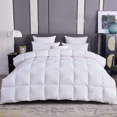 High quality white goose hotel duvet with premium loft