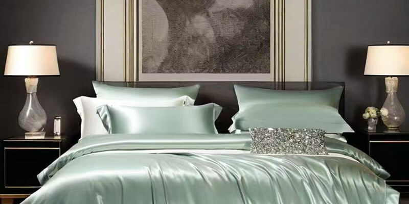 Luxury mulberry silk hotel bedding set with smooth elegant sheen