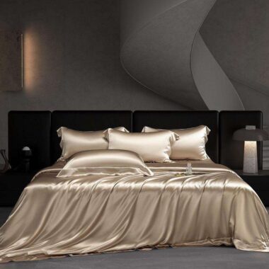 Luxury mulberry silk hotel bedding set with smooth elegant sheen