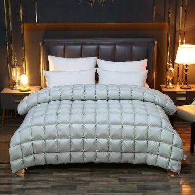 Thick luxury warm hotel duvet for premium bedding comfort