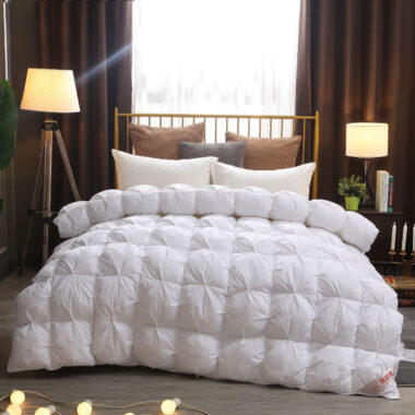Professional thick warm hotel duvet with durable insulation