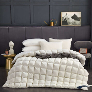 Professional thick warm hotel duvet with durable insulation