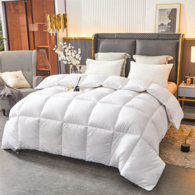 Soft fluffy warm hotel duvet with lightweight cozy loft