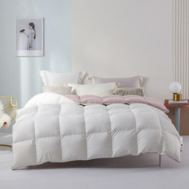 Soft fluffy warm hotel duvet with lightweight cozy loft