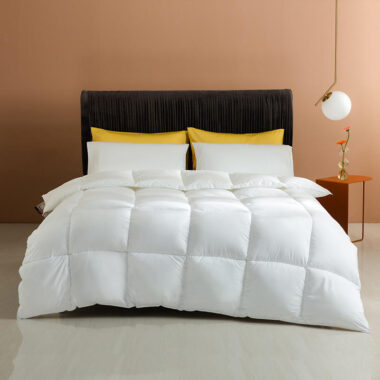 Fluffy warm winter hotel duvet with soft insulating loft